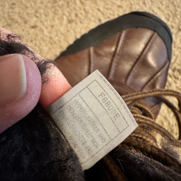 UGG Women’s Adirondack Chocolate and Charcoal Boots - Picture 8 of 8